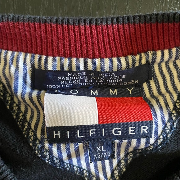 Vintage Tommy Hilfiger Sweater. Size XL. - Picture 2 of 2